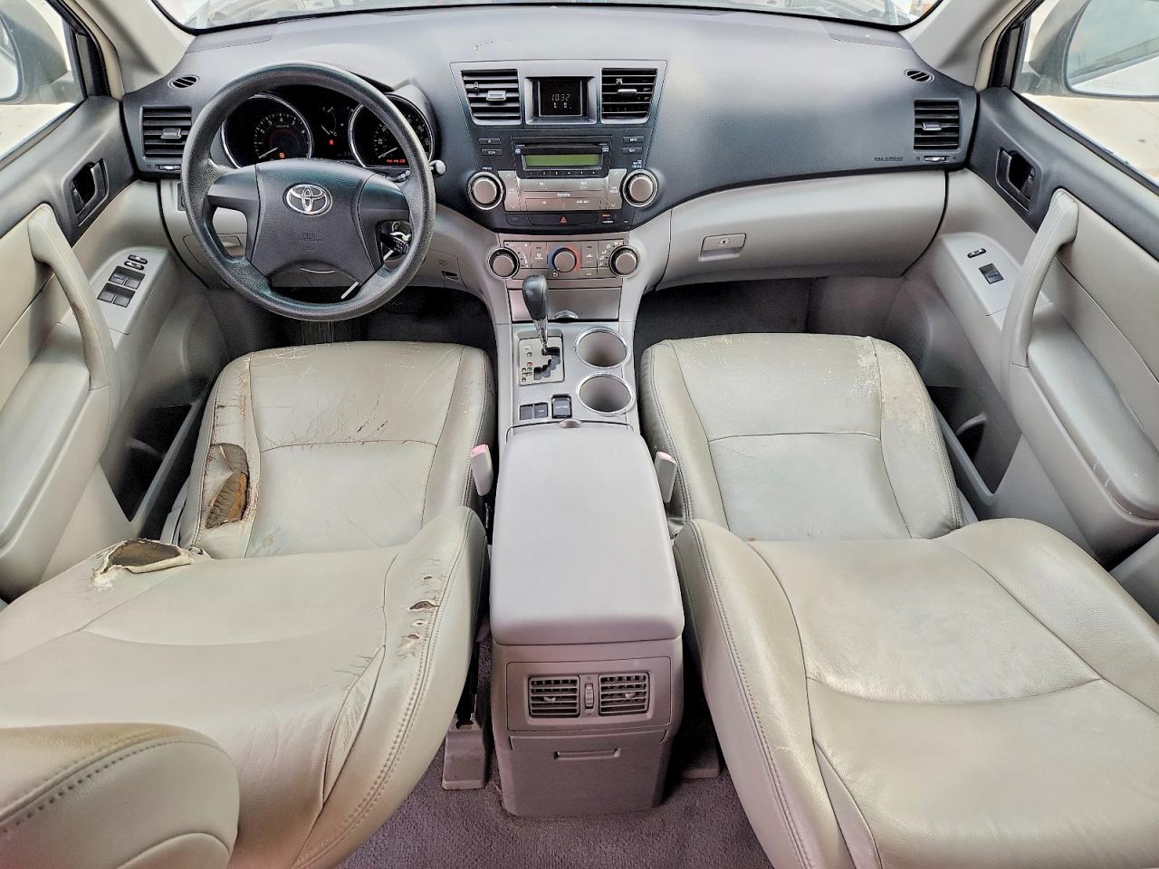 2008 TOYOTA HIGHLANDER BASE photo 8