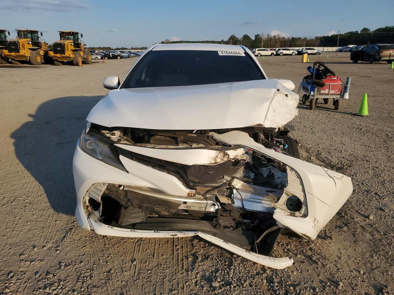 2019 TOYOTA CAMRY LE photo 5
