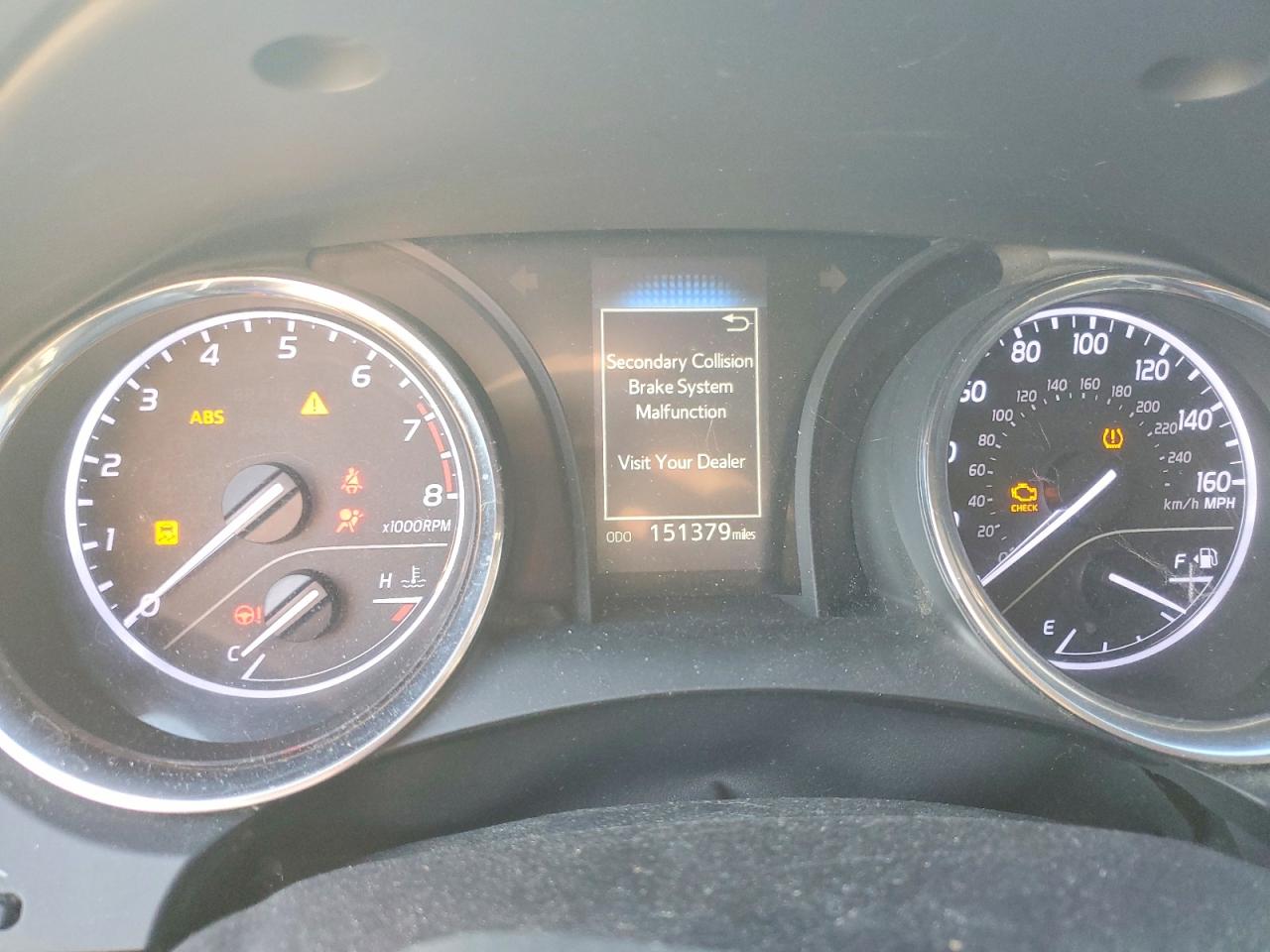 2019 TOYOTA CAMRY LE photo 9