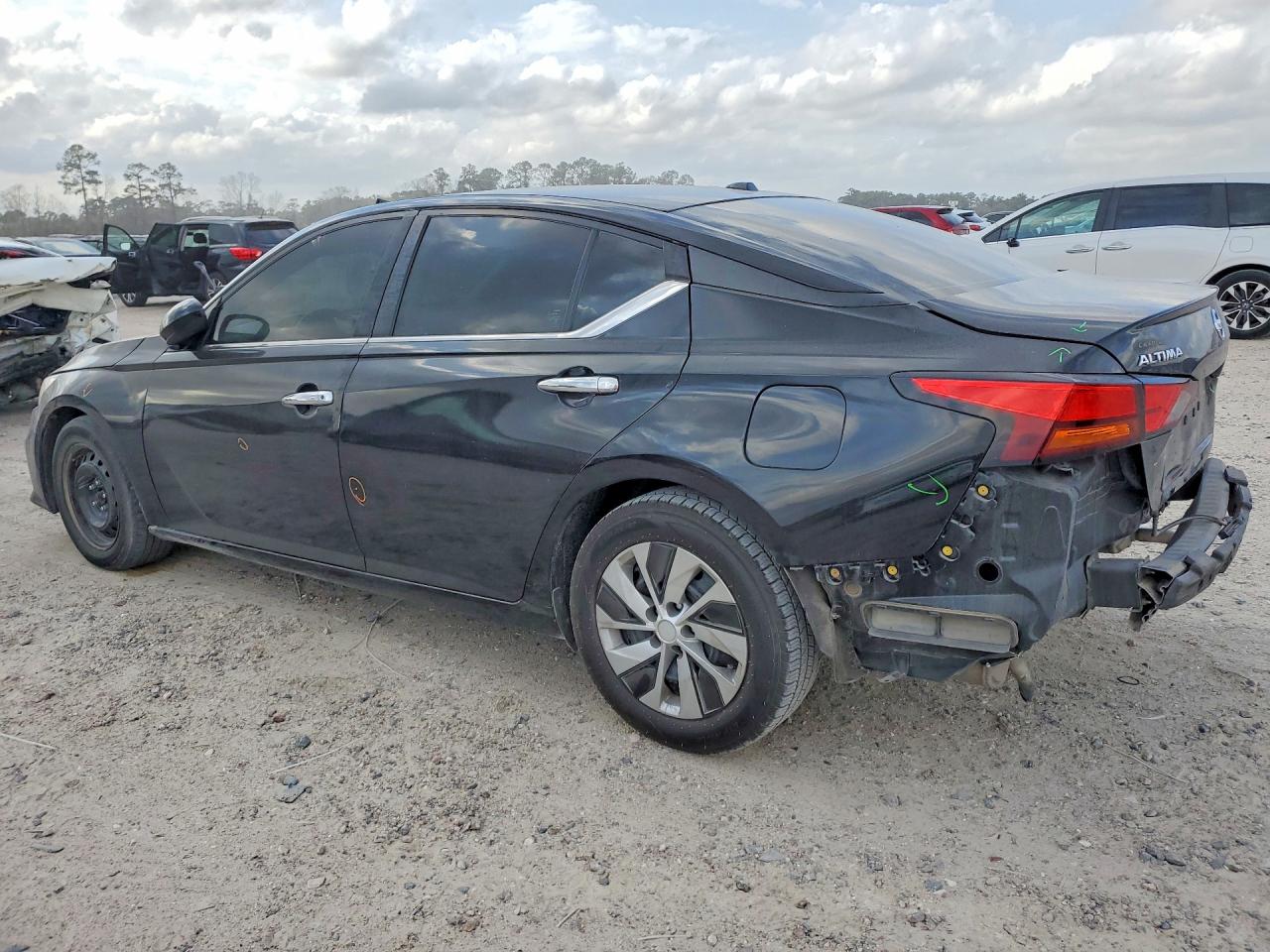 2019 NISSAN ALTIMA 2.5 S photo 2