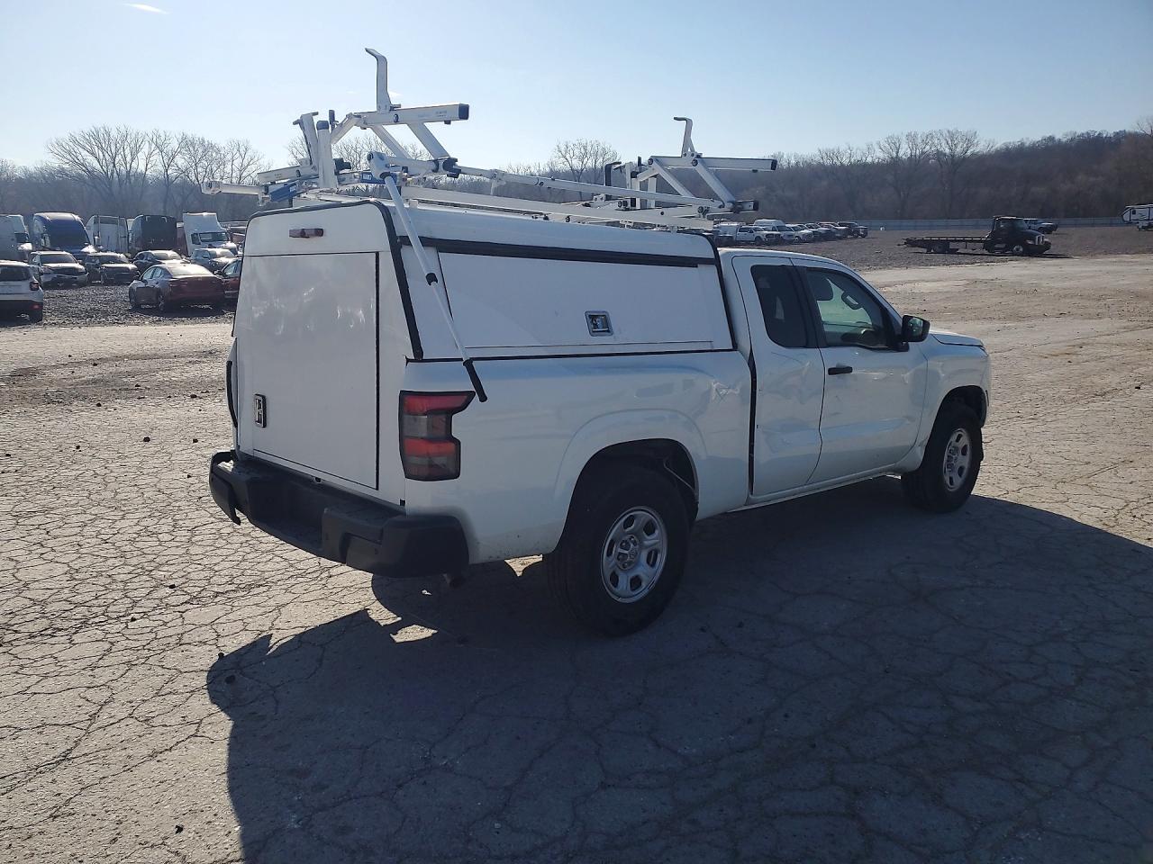 2024 NISSAN FRONTIER S photo 3