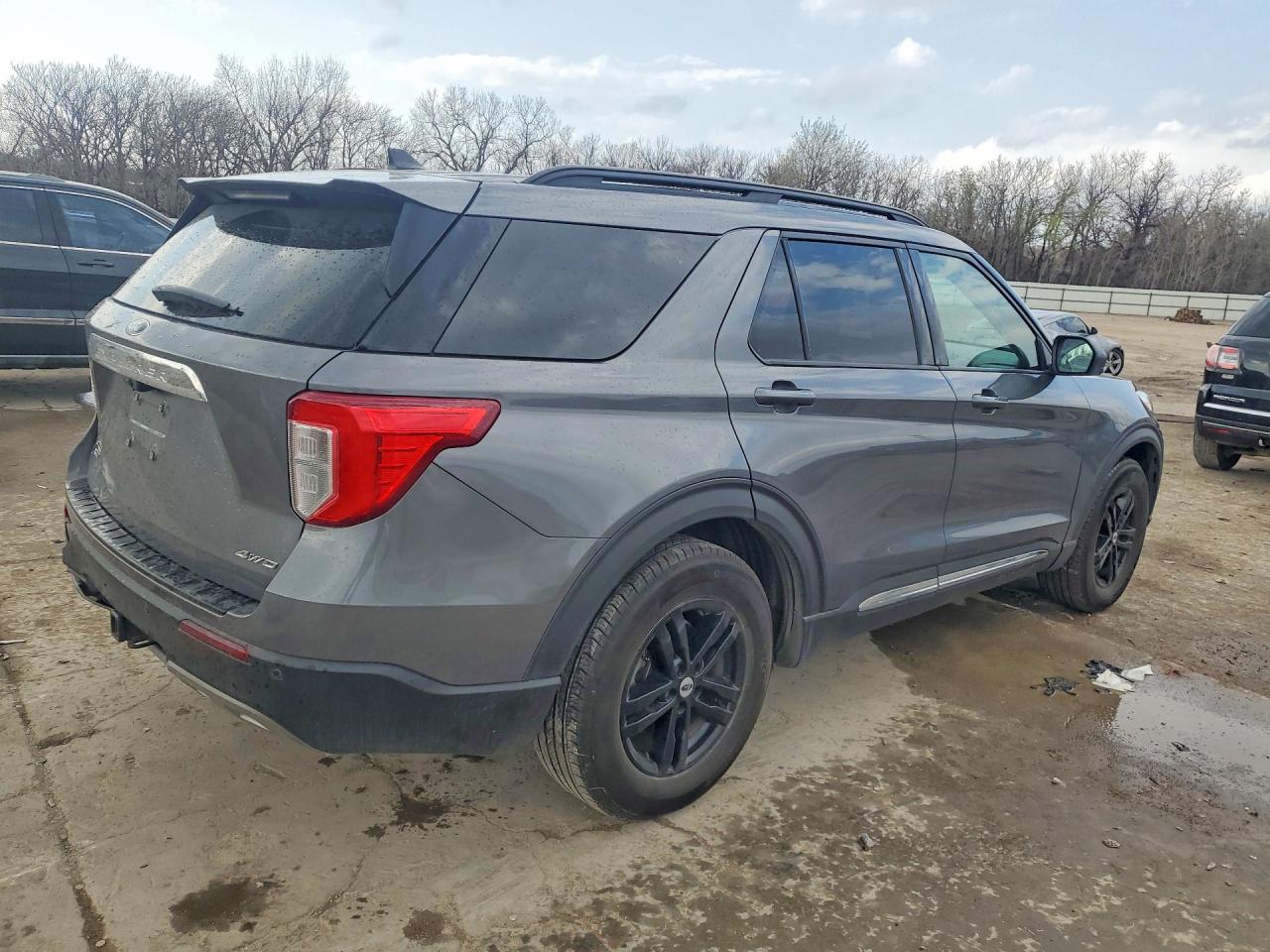 2021 FORD EXPLORER XLT photo 5