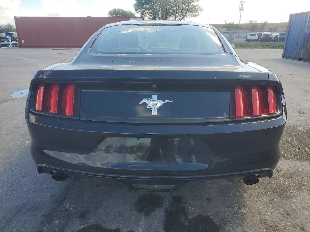 2016 FORD MUSTANG photo 11