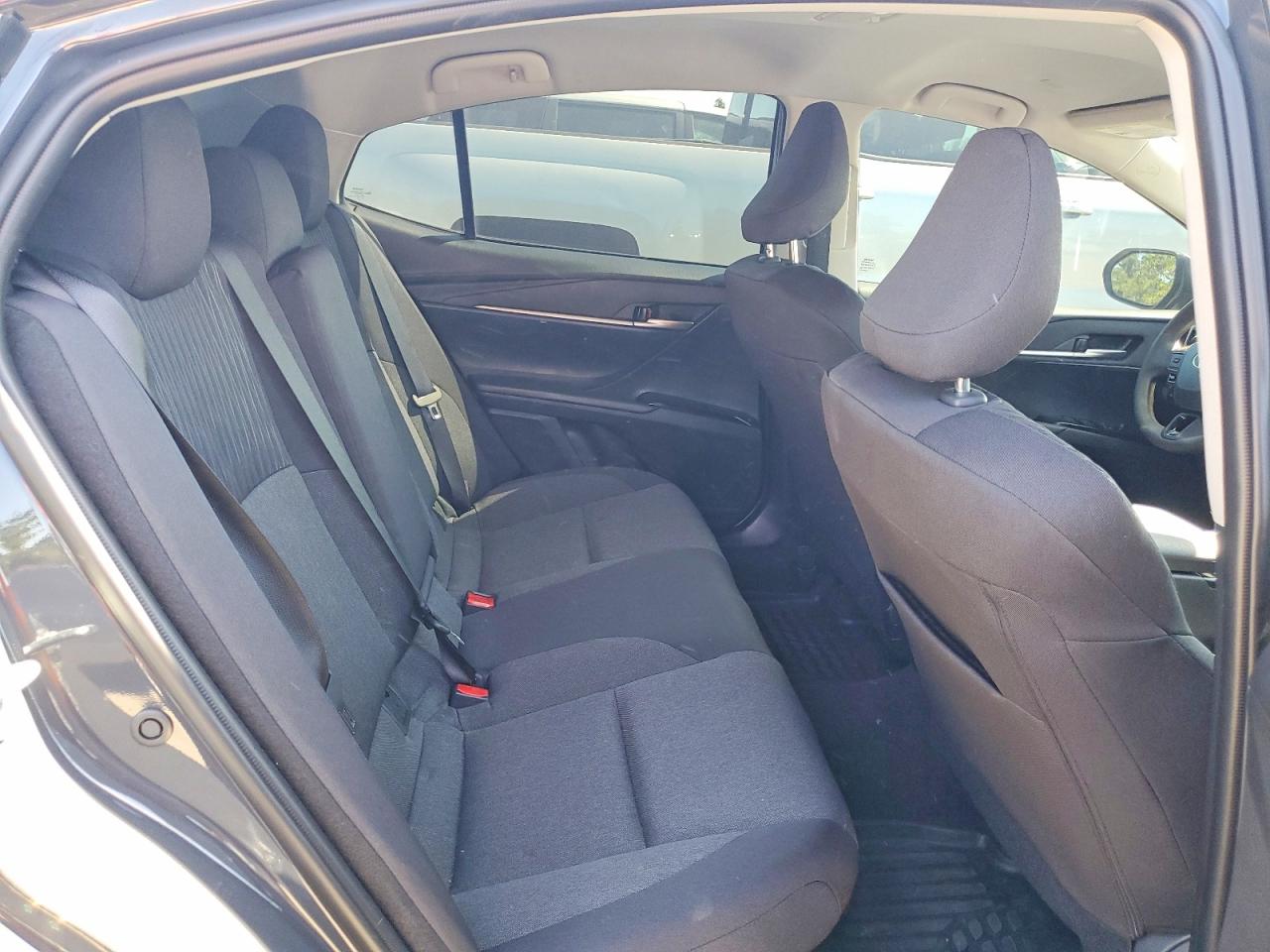 2025 TOYOTA CAMRY LE photo 10