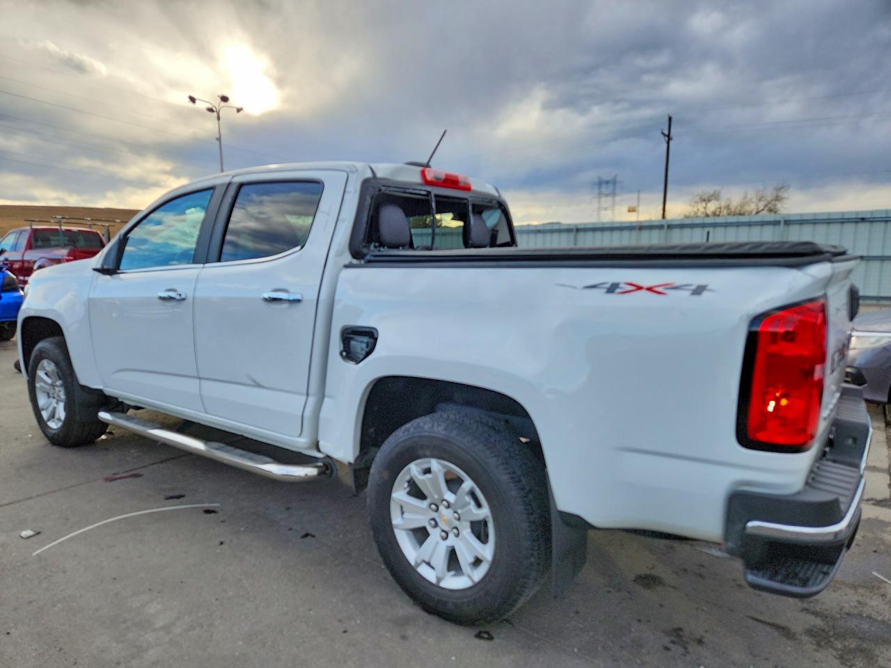 2022 CHEVROLET COLORADO LT photo 2