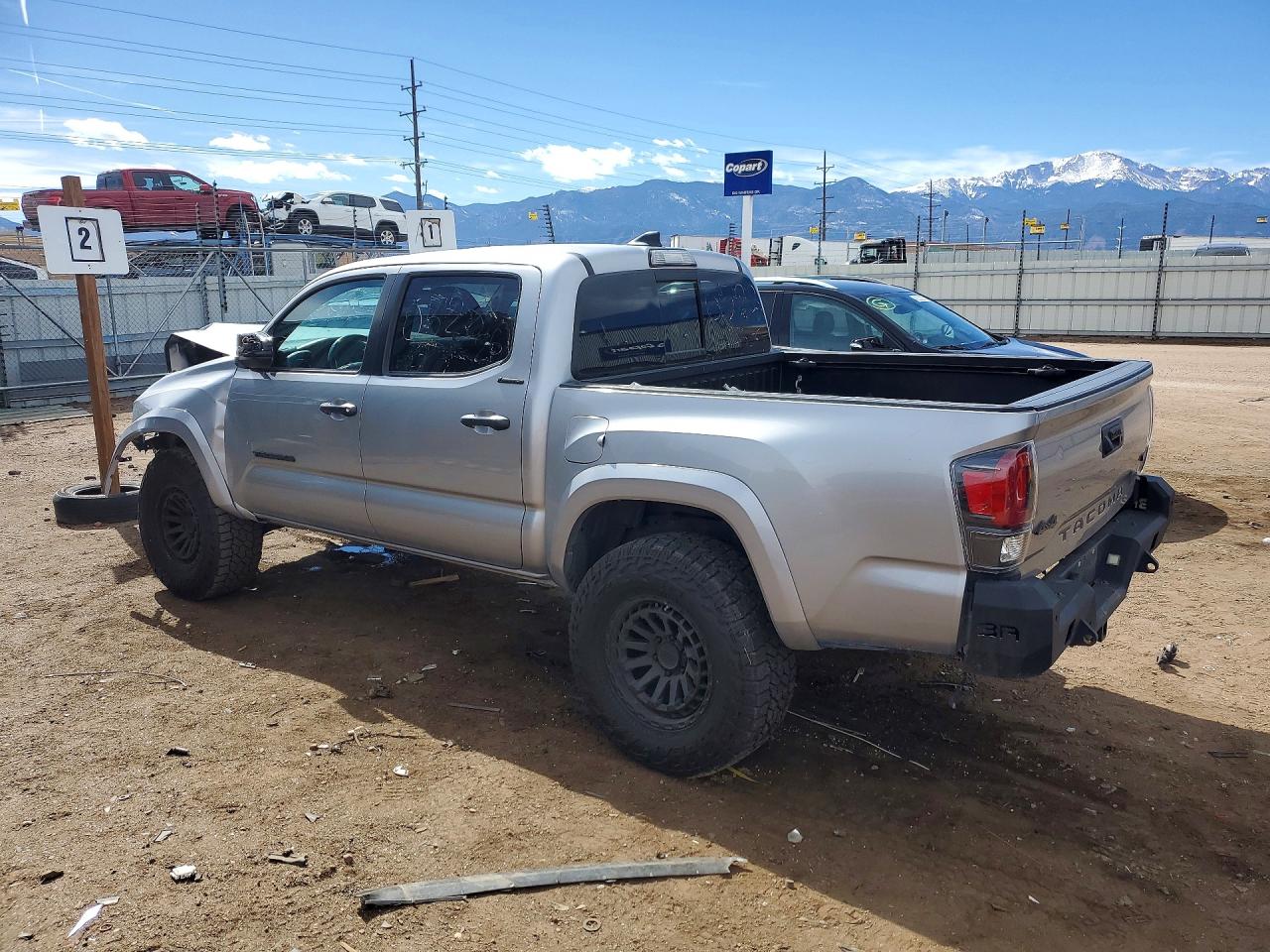 2017 TOYOTA TACOMA LIMITED photo 3