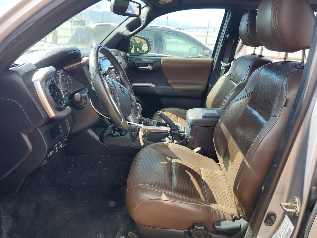 2017 TOYOTA TACOMA LIMITED photo 13