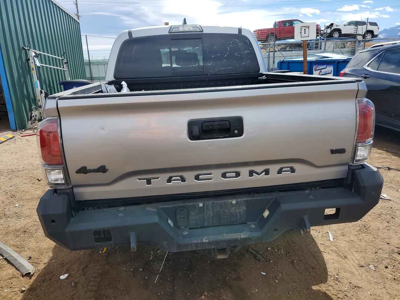 2017 TOYOTA TACOMA LIMITED photo 11