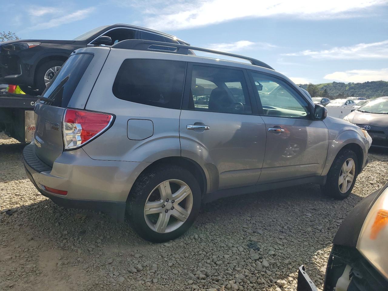 2010 SUBARU FORESTER 2.5X PREMIUM photo 5