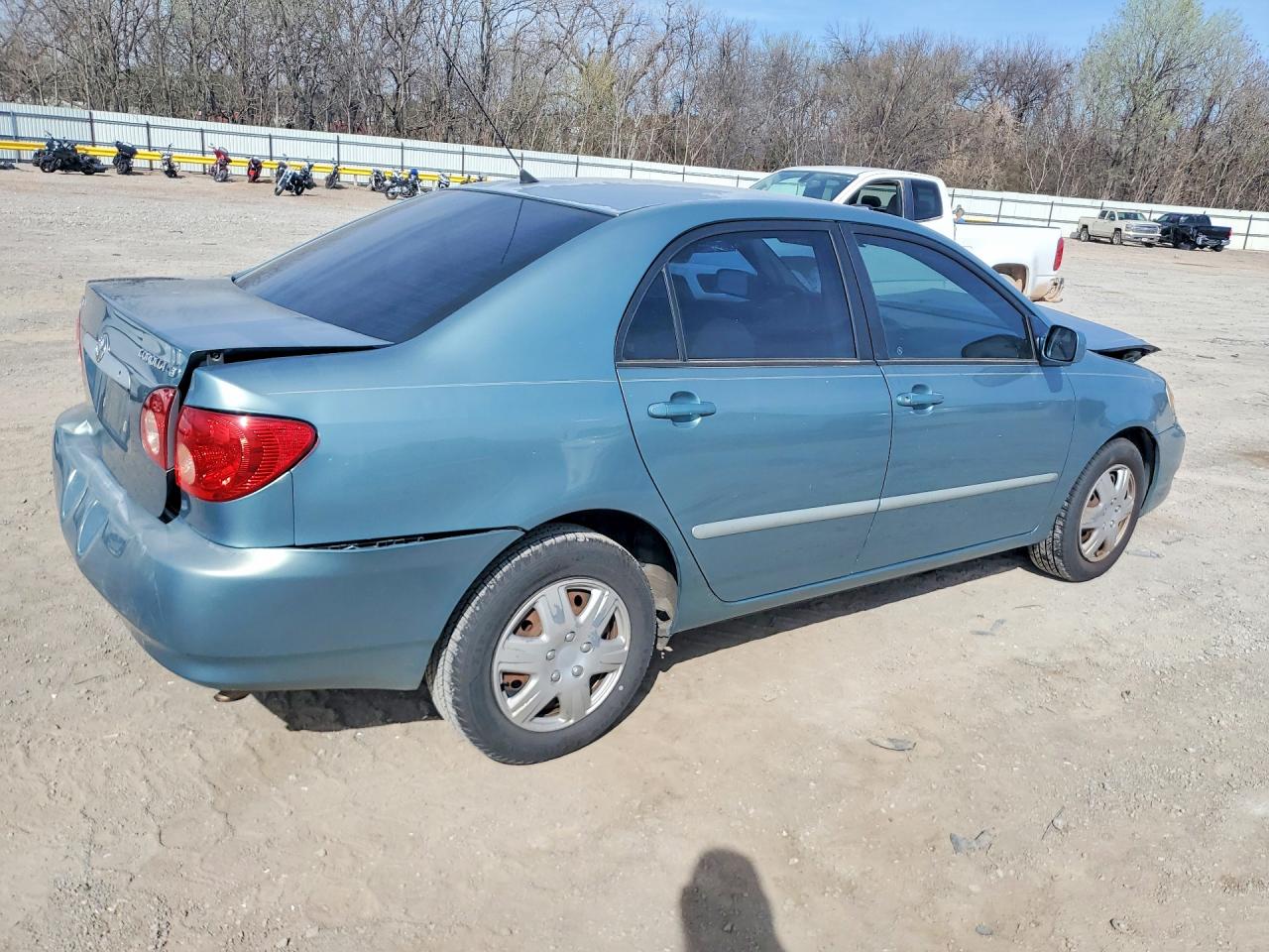 2006 TOYOTA COROLLA LE photo 3