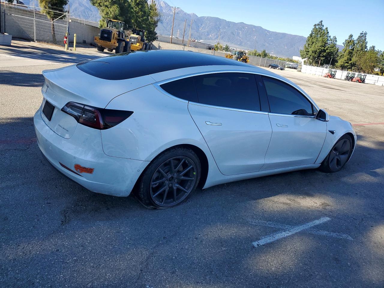 2019 TESLA MODEL 3 photo 5