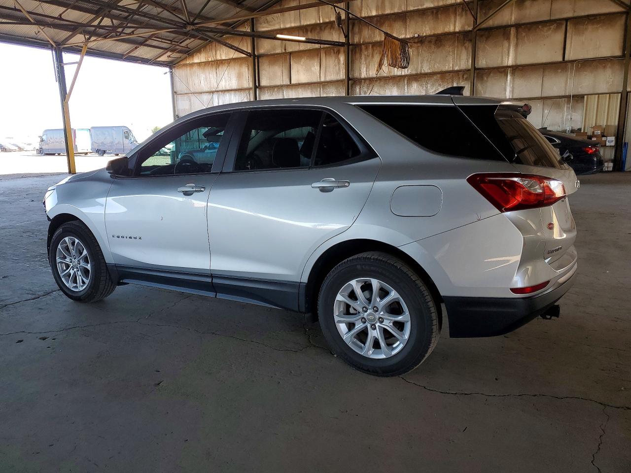 2021 CHEVROLET EQUINOX LS photo 2