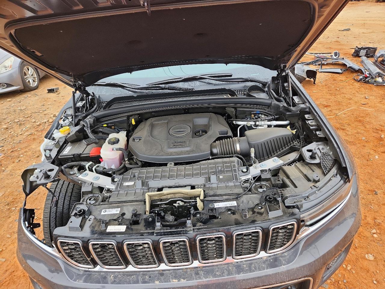 2023 JEEP GRAND CHEROKEE OVERLAND photo 23