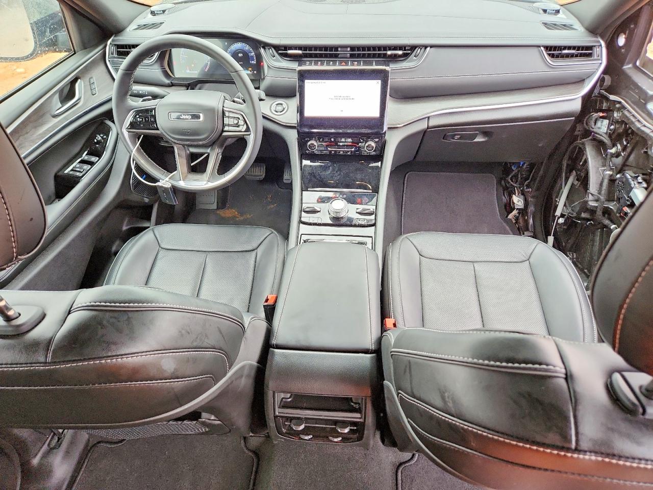 2023 JEEP GRAND CHEROKEE OVERLAND photo 15