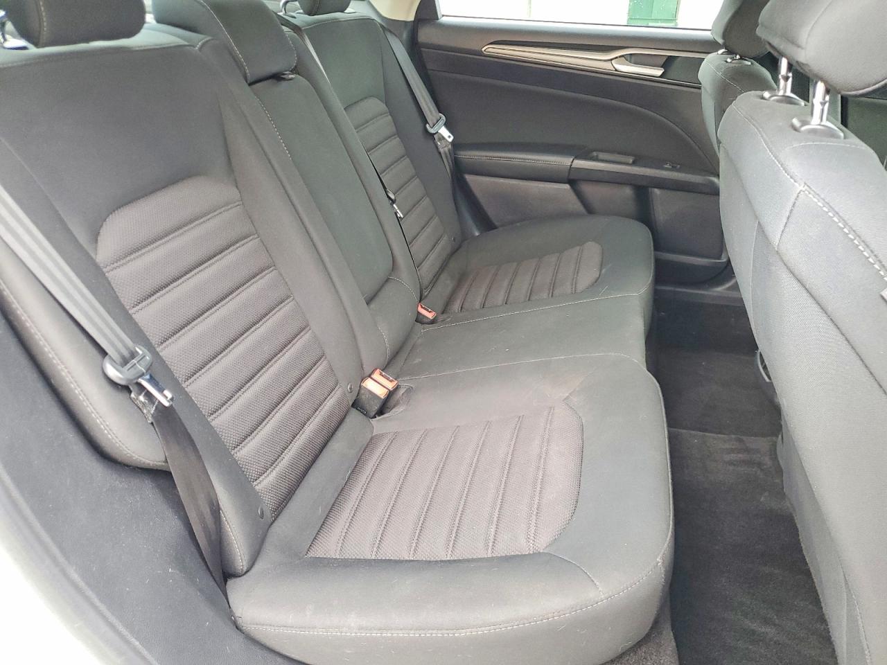 2018 FORD FUSION SE photo 10