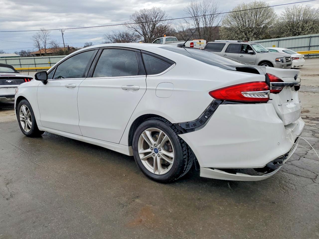 2018 FORD FUSION SE photo 2