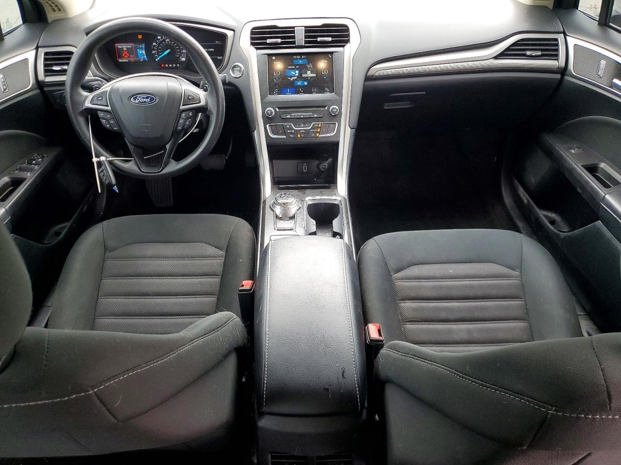 2018 FORD FUSION SE photo 8