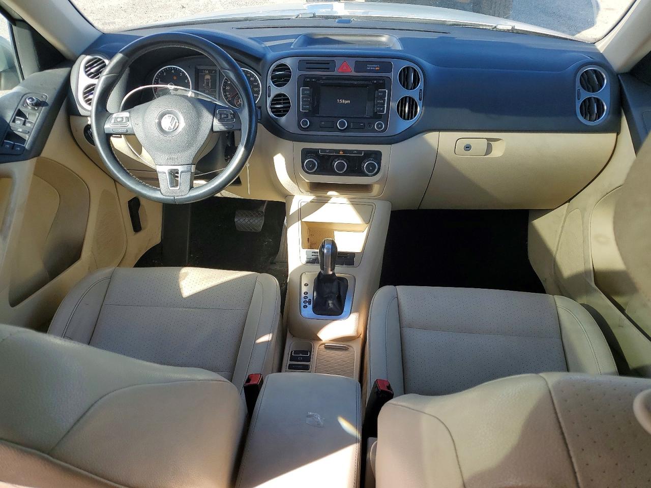 2011 VOLKSWAGEN TIGUAN S photo 8