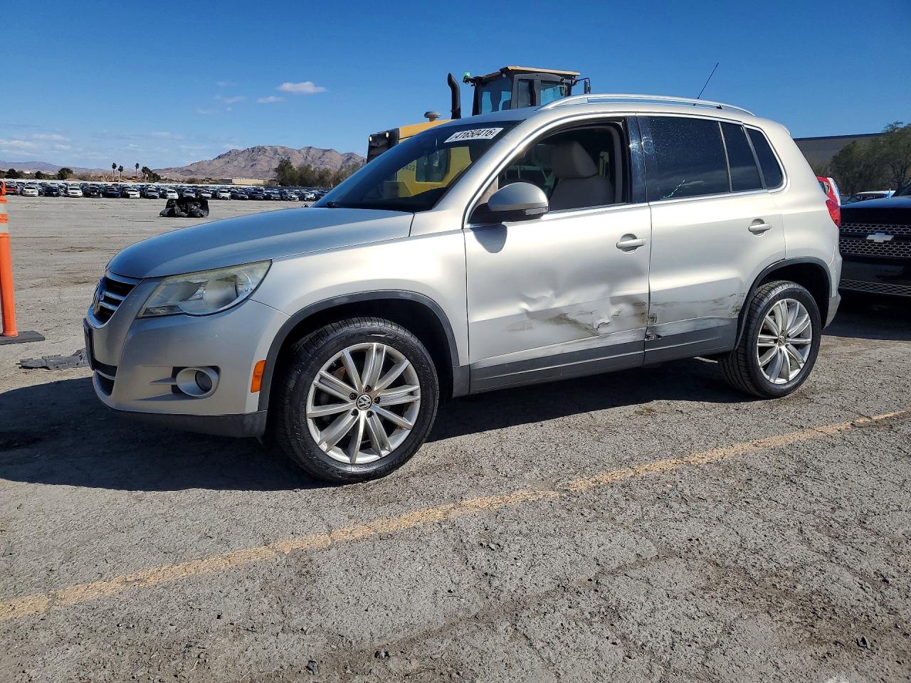 2011 VOLKSWAGEN TIGUAN