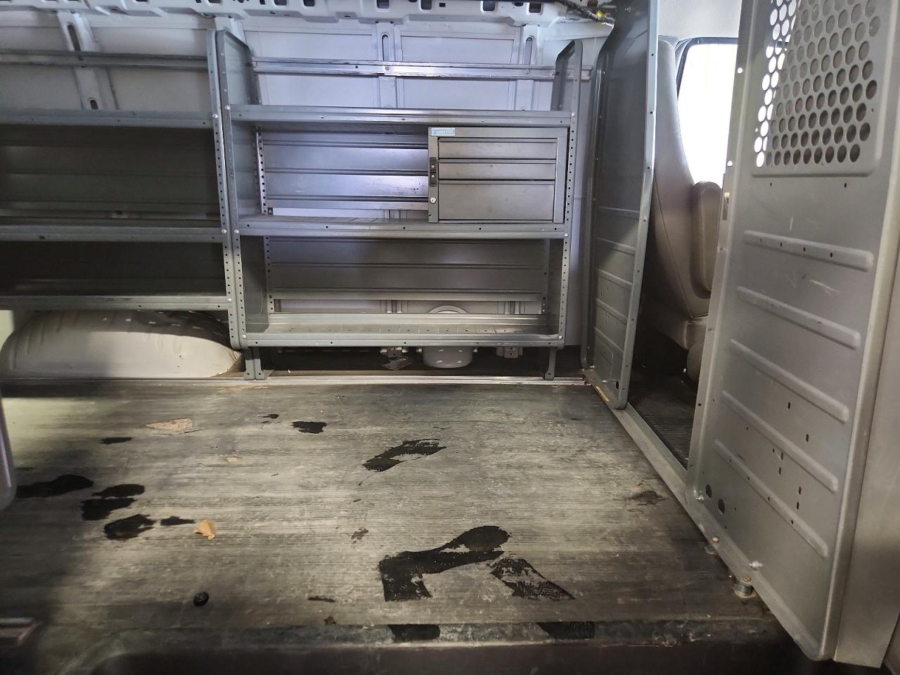 2013 GMC SAVANA G1500 photo 21