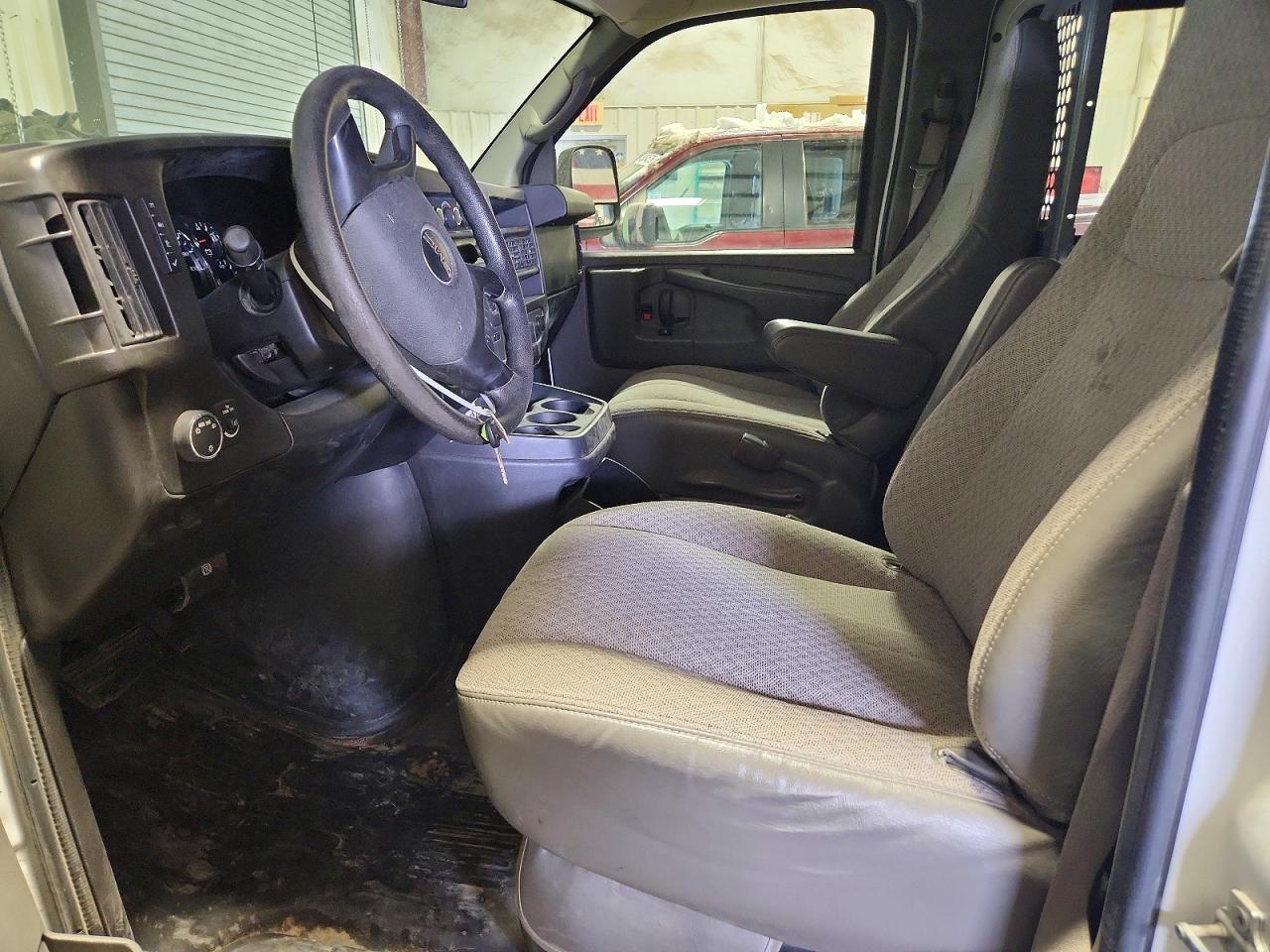 2013 GMC SAVANA G1500 photo 13