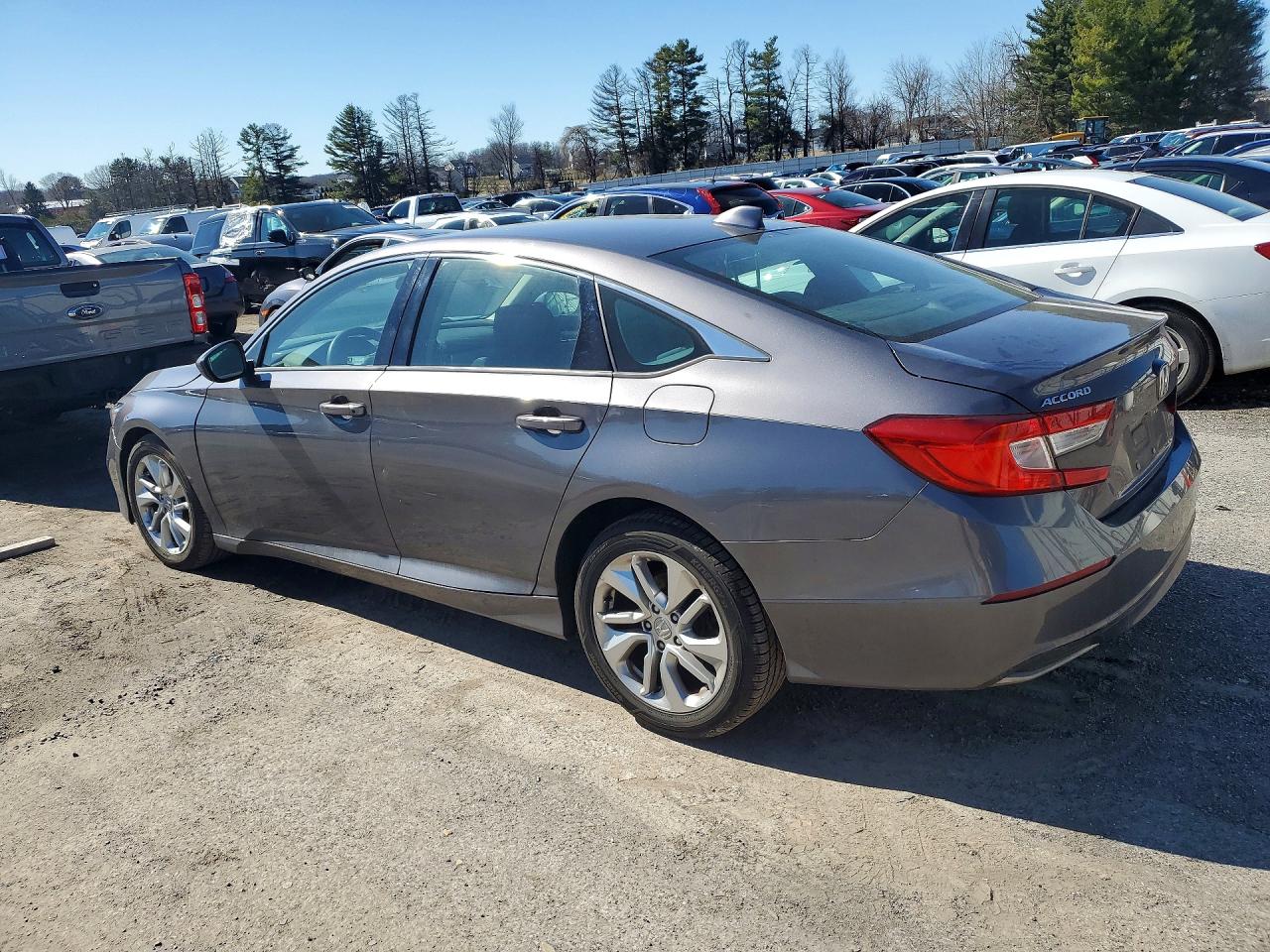 2018 HONDA ACCORD LX photo 3