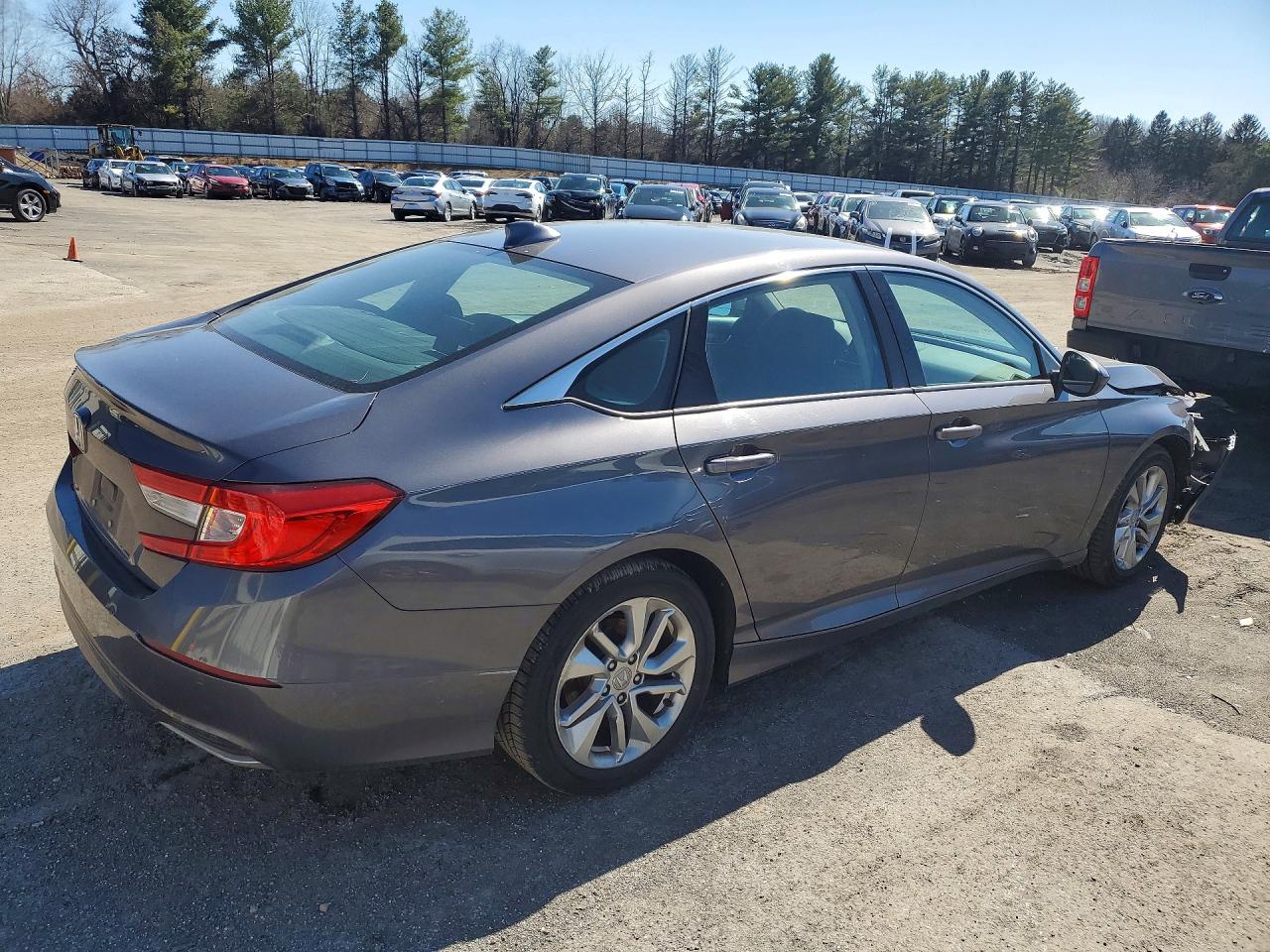 2018 HONDA ACCORD LX photo 5