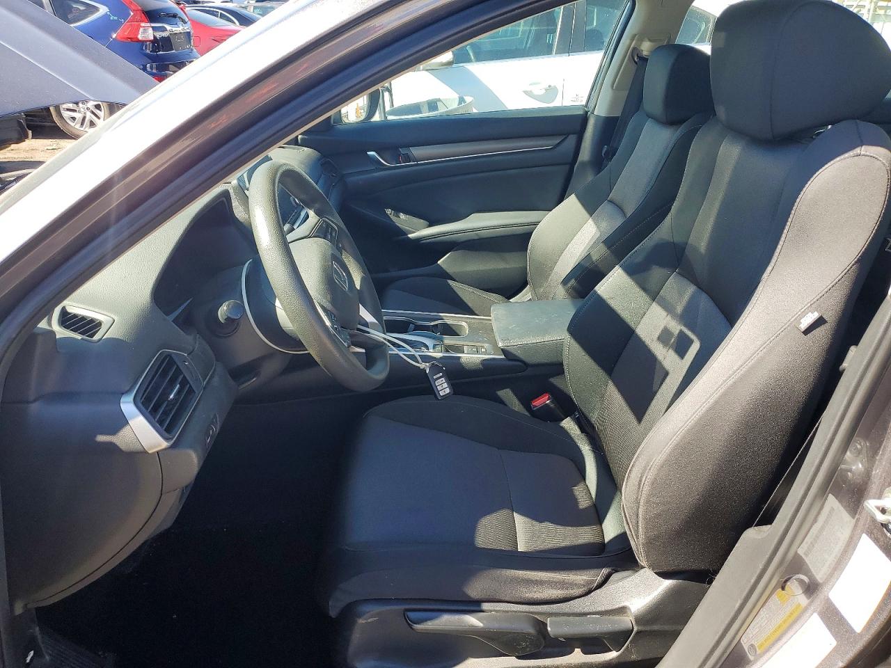 2018 HONDA ACCORD LX photo 13