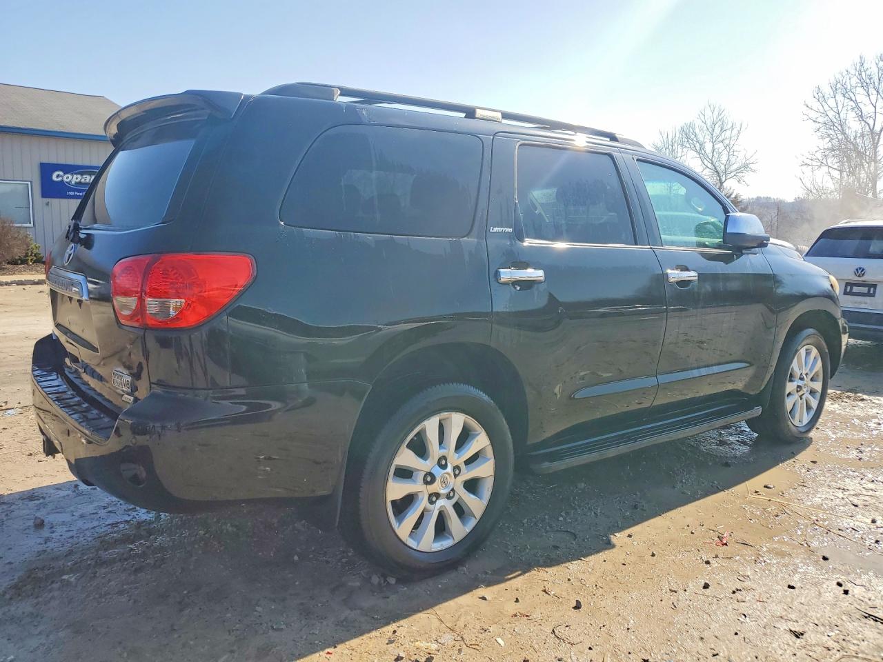 2010 TOYOTA SEQUOIA LIMITED photo 3