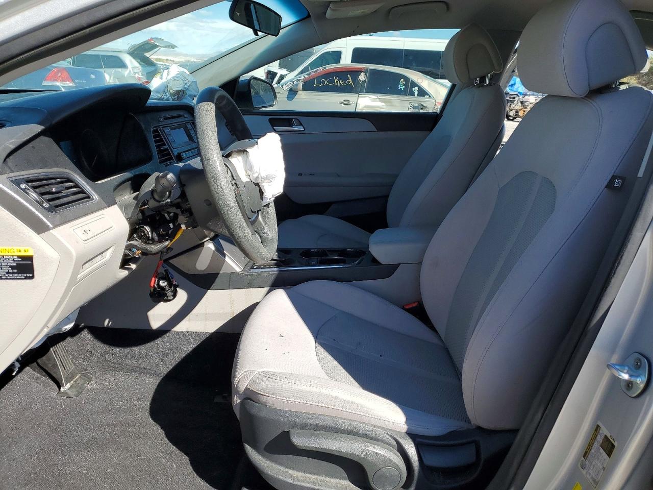 2015 HYUNDAI SONATA SE photo 13