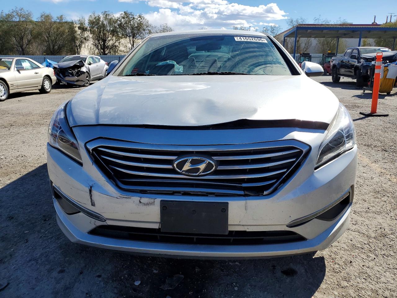 2015 HYUNDAI SONATA SE photo 9