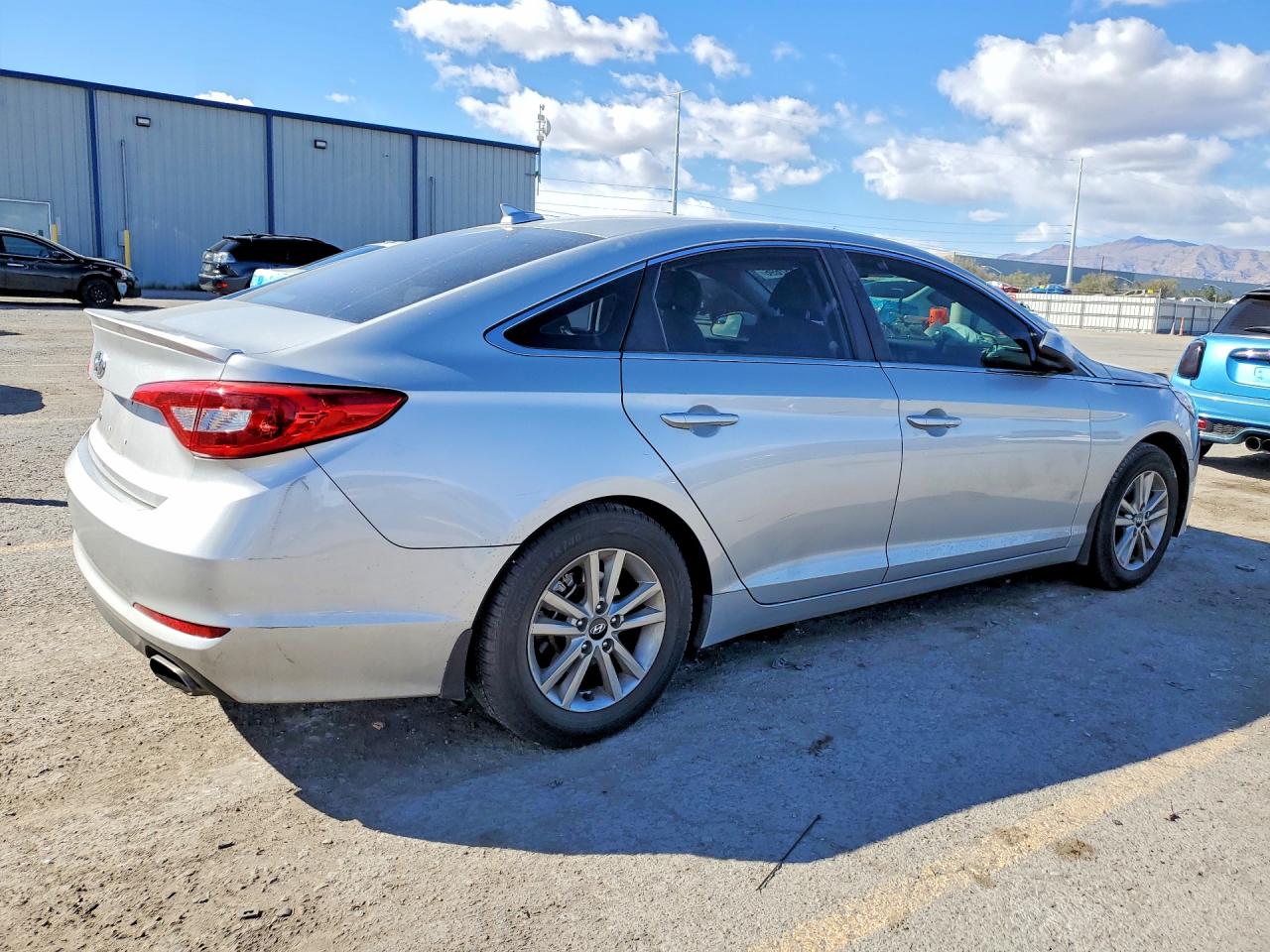 2015 HYUNDAI SONATA SE photo 5