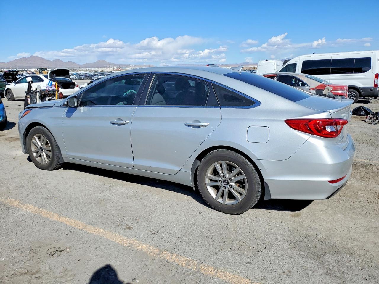 2015 HYUNDAI SONATA SE photo 3