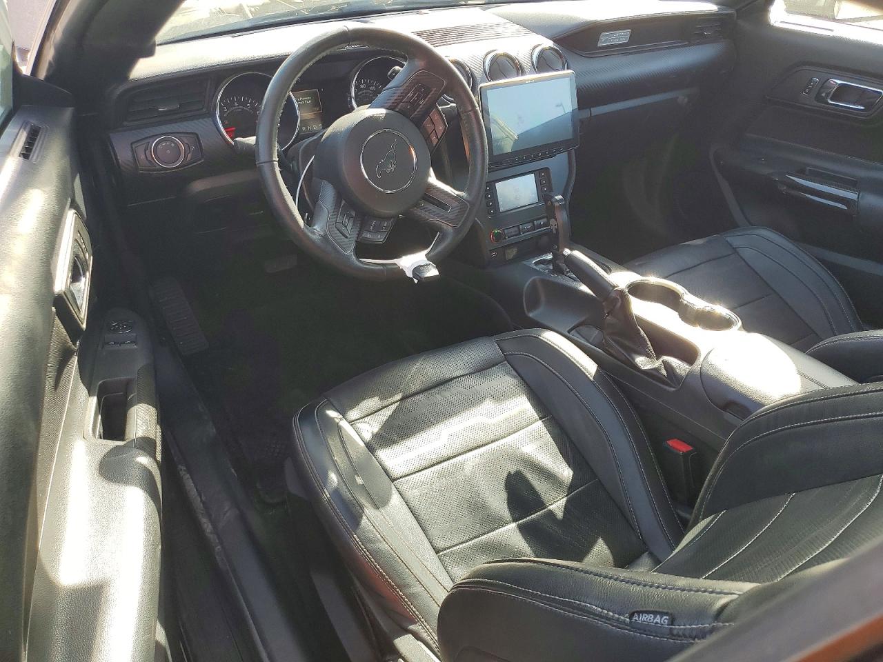 2017 FORD MUSTANG photo 22