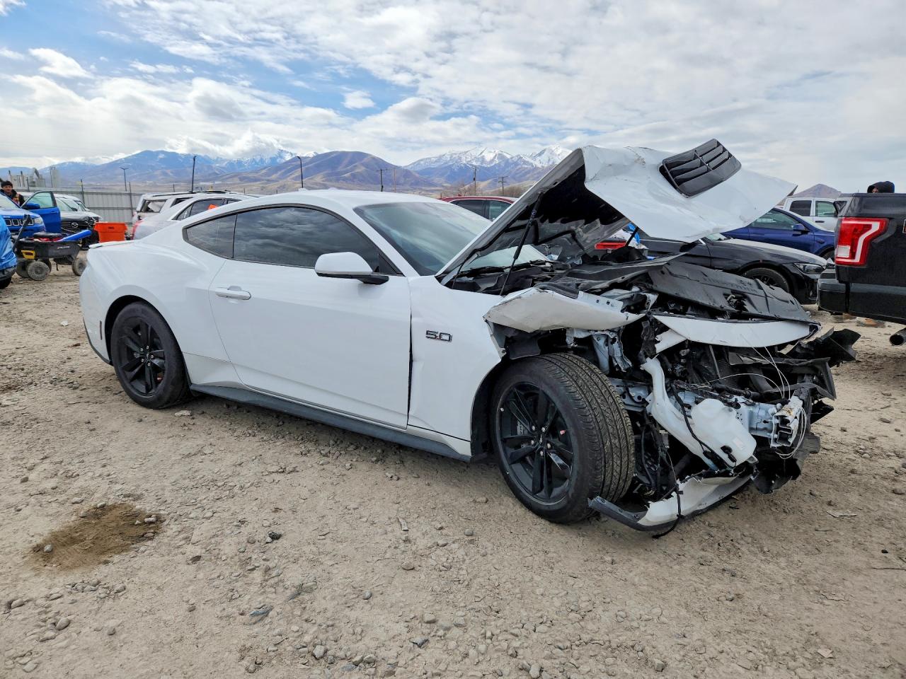 2024 FORD MUSTANG GT photo 4