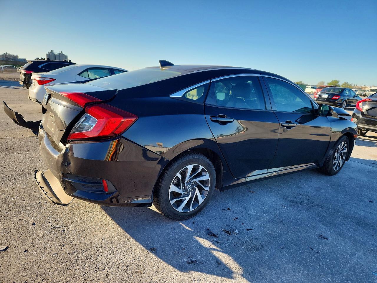 2017 HONDA CIVIC EX photo 3