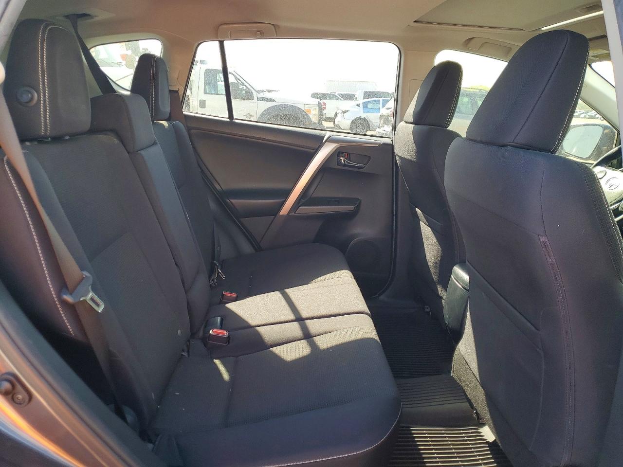 2018 TOYOTA RAV4 XLE photo 11