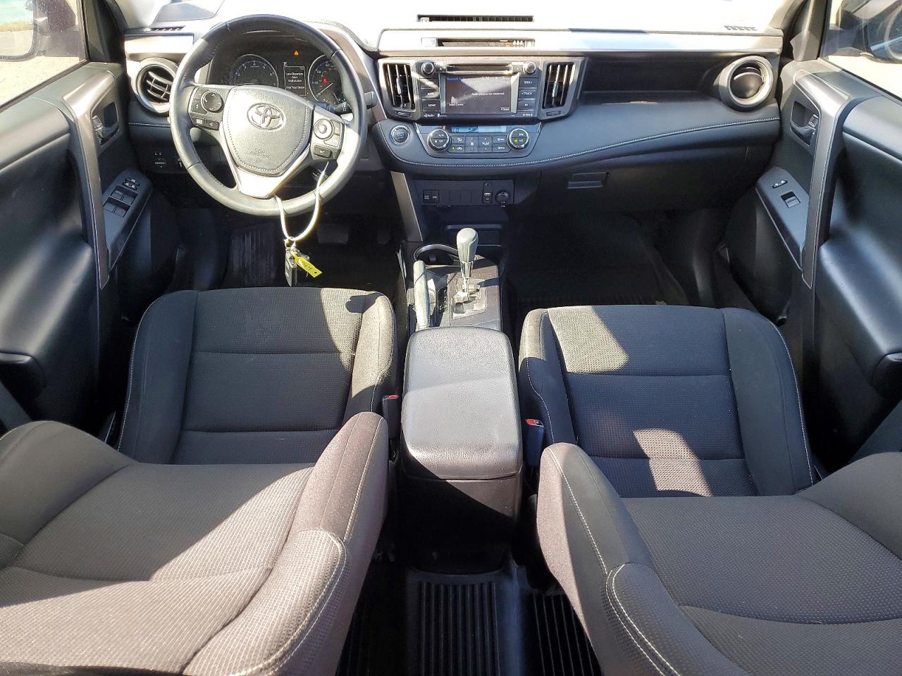 2018 TOYOTA RAV4 XLE photo 8