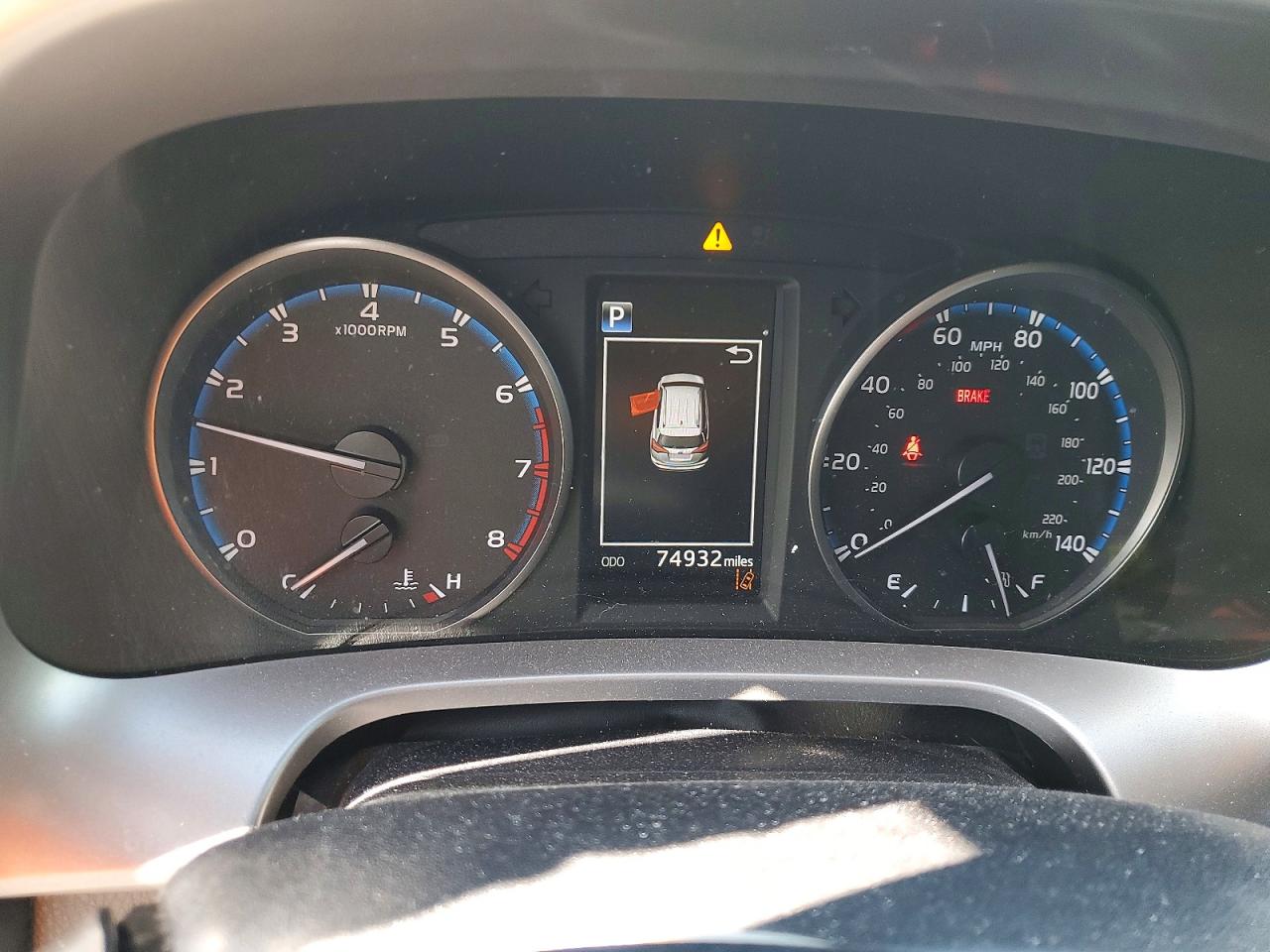 2018 TOYOTA RAV4 XLE photo 9