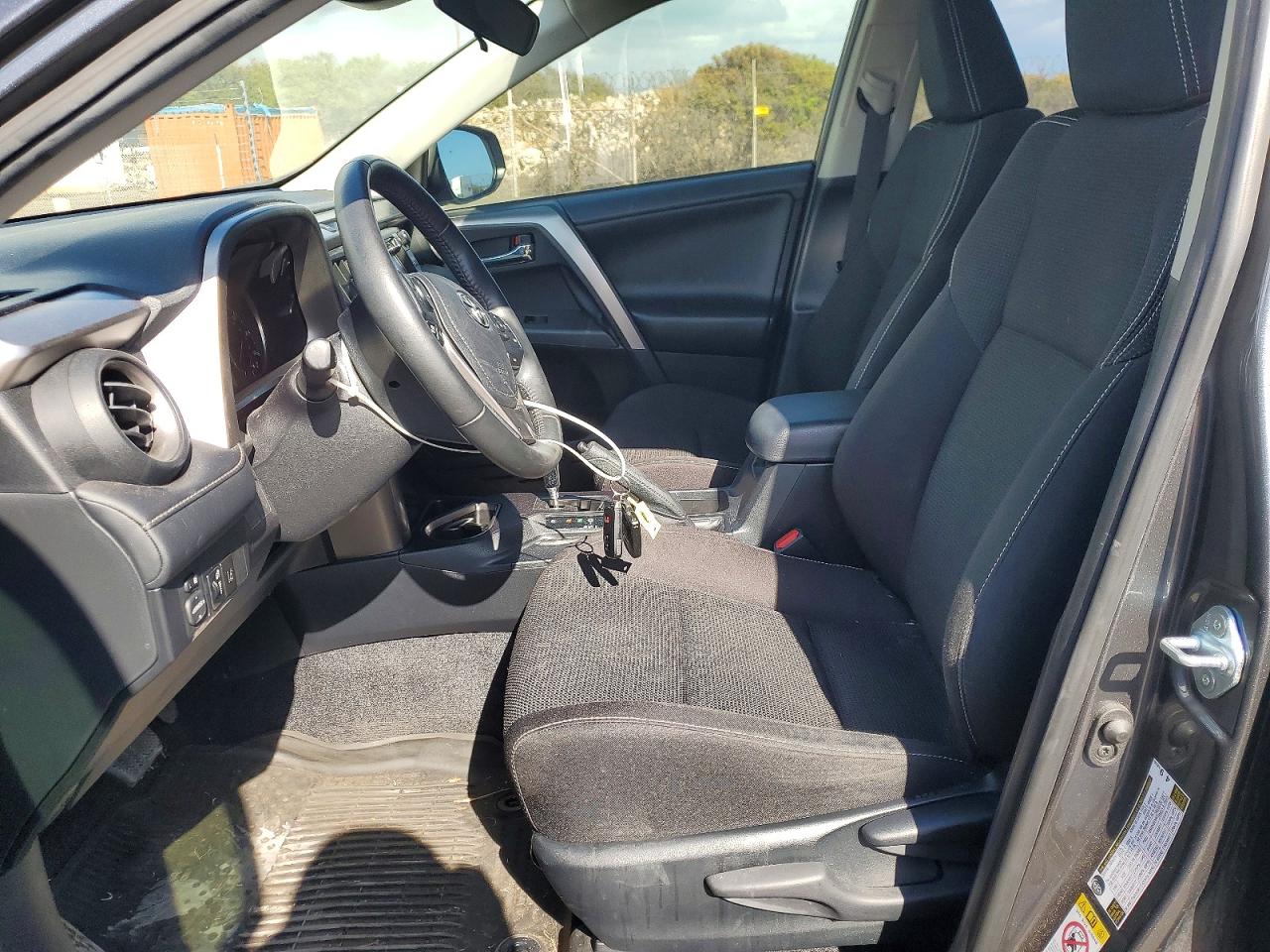 2018 TOYOTA RAV4 XLE photo 7
