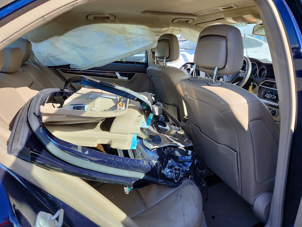 2014 MERCEDES-BENZ C 250 photo 28