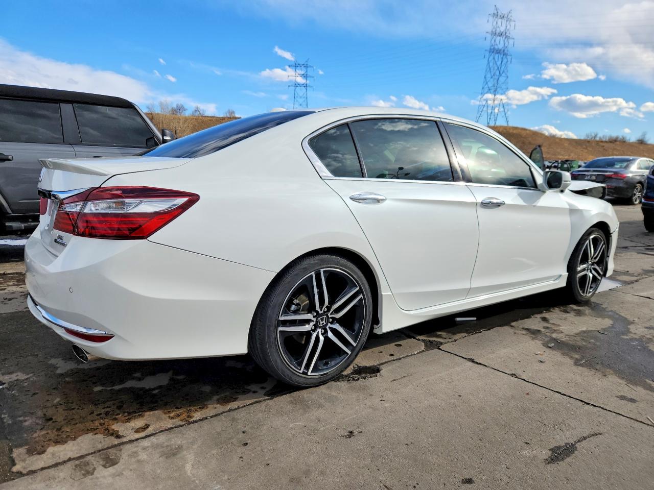 2016 HONDA ACCORD TOURING photo 3