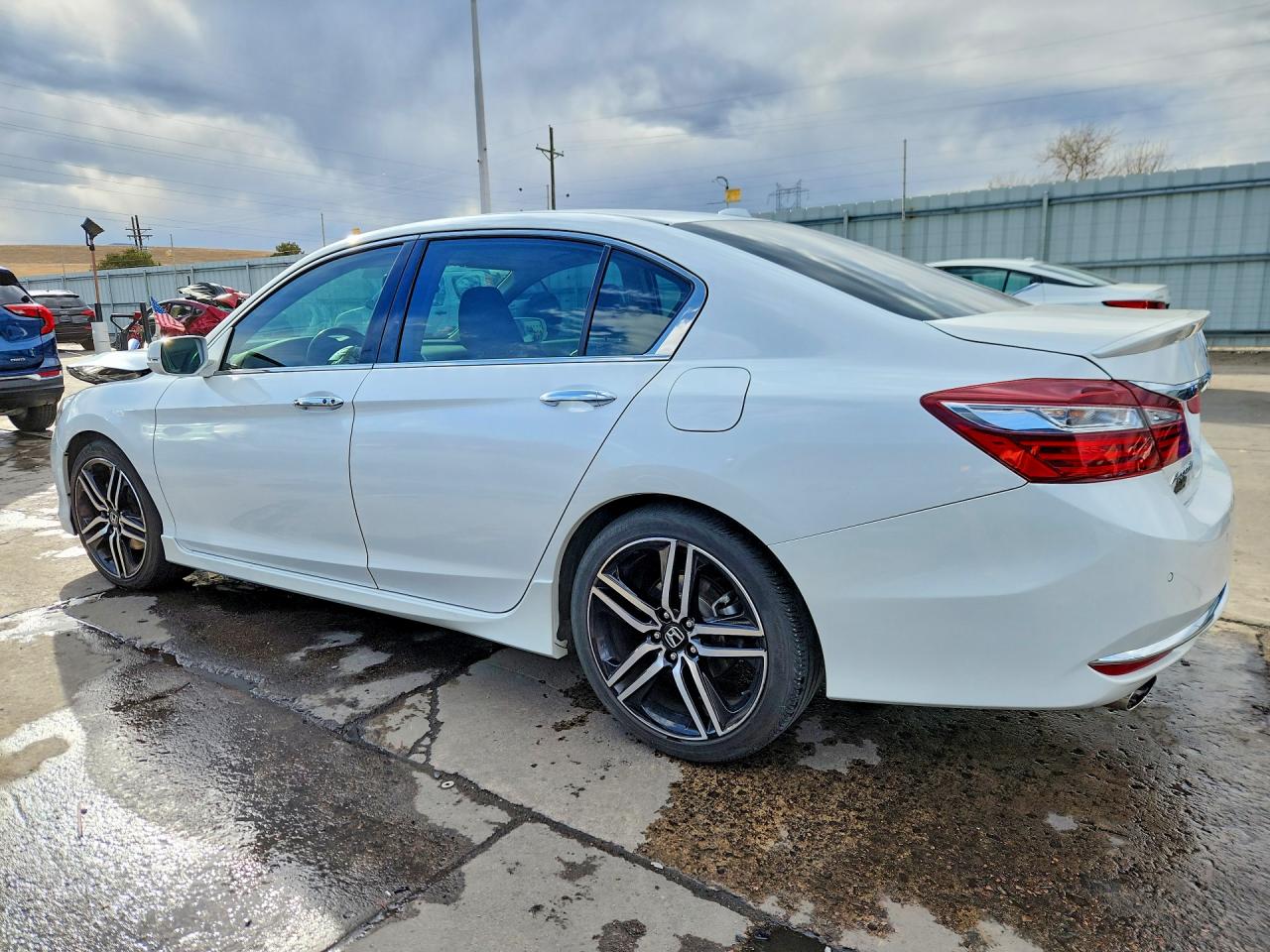 2016 HONDA ACCORD TOURING photo 2