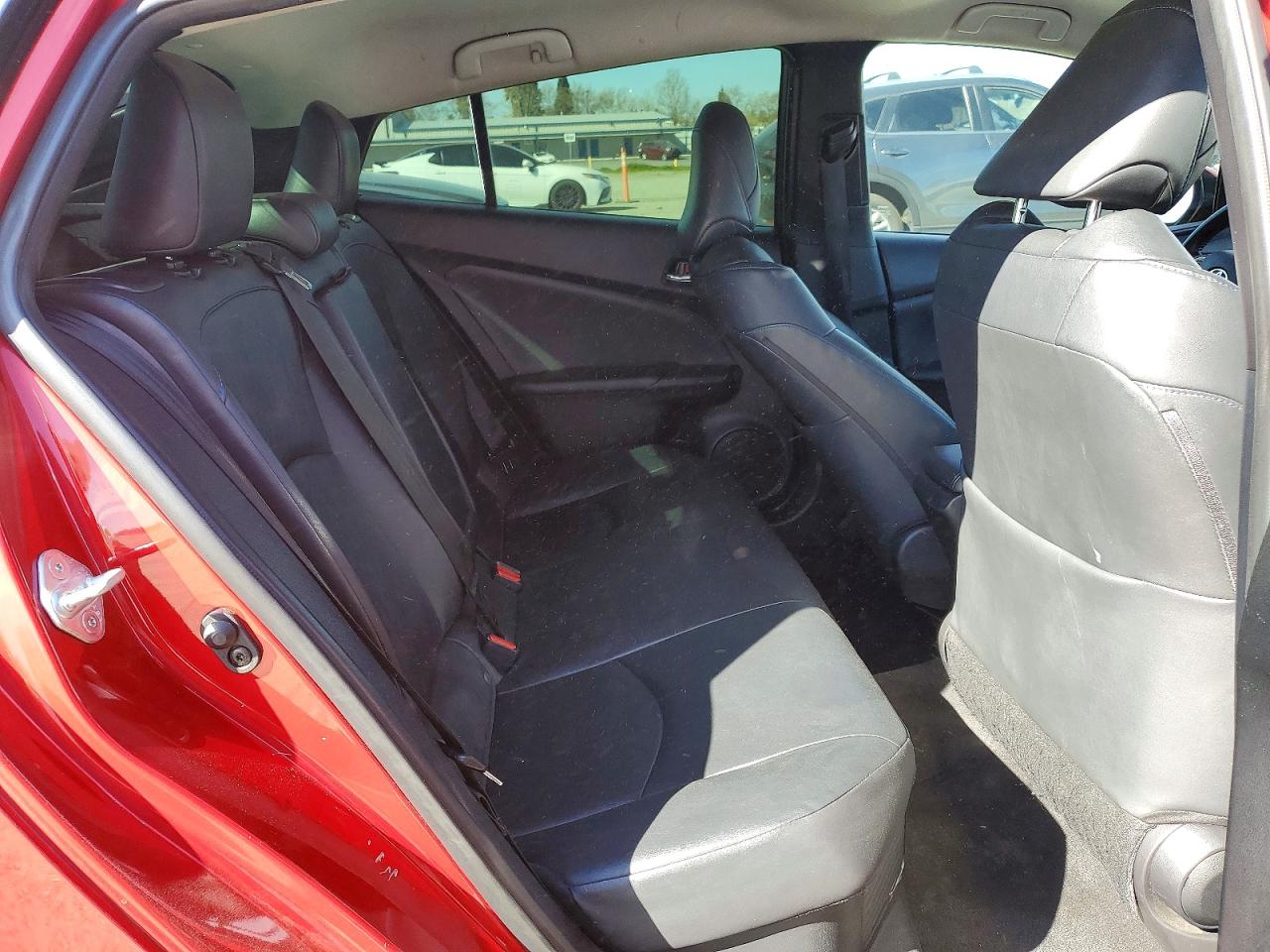 2018 TOYOTA PRIUS FOUR TOURING photo 19