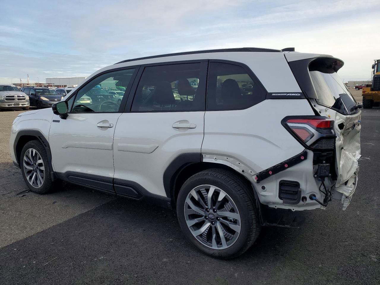 2025 SUBARU FORESTER TOURING photo 2