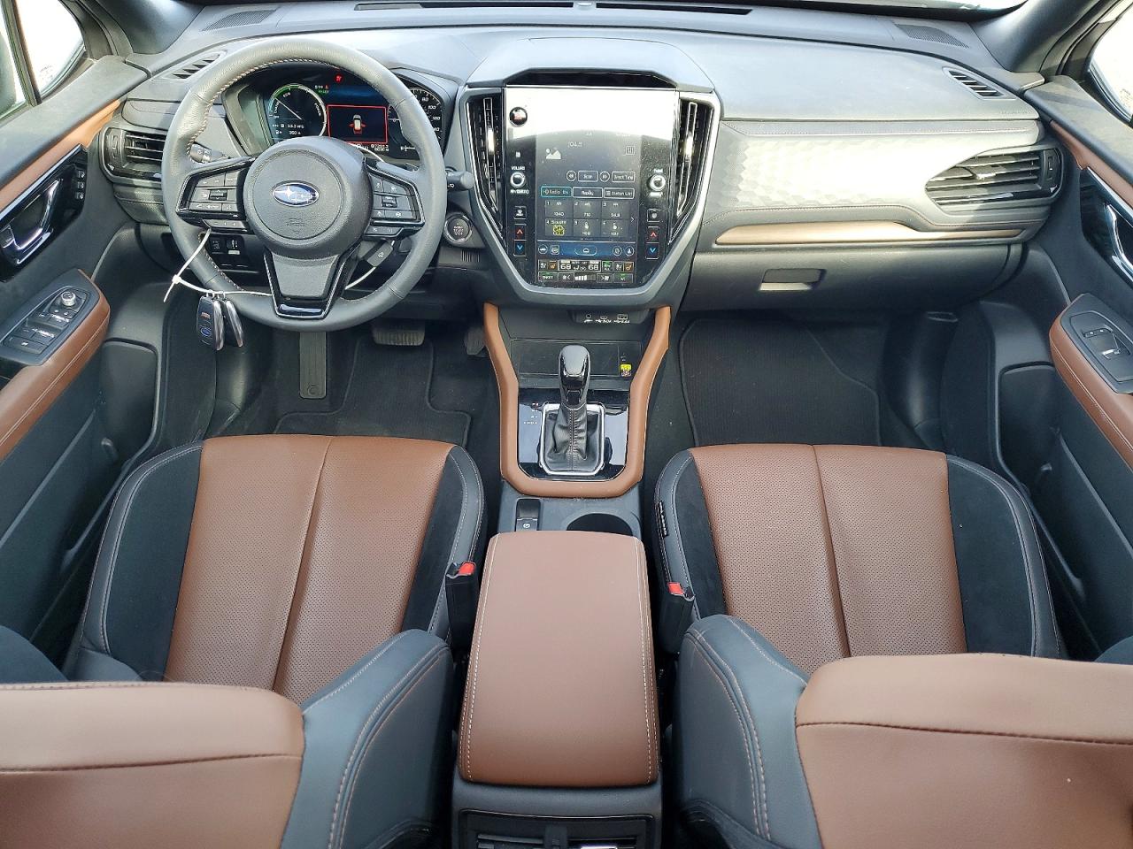 2025 SUBARU FORESTER TOURING photo 8