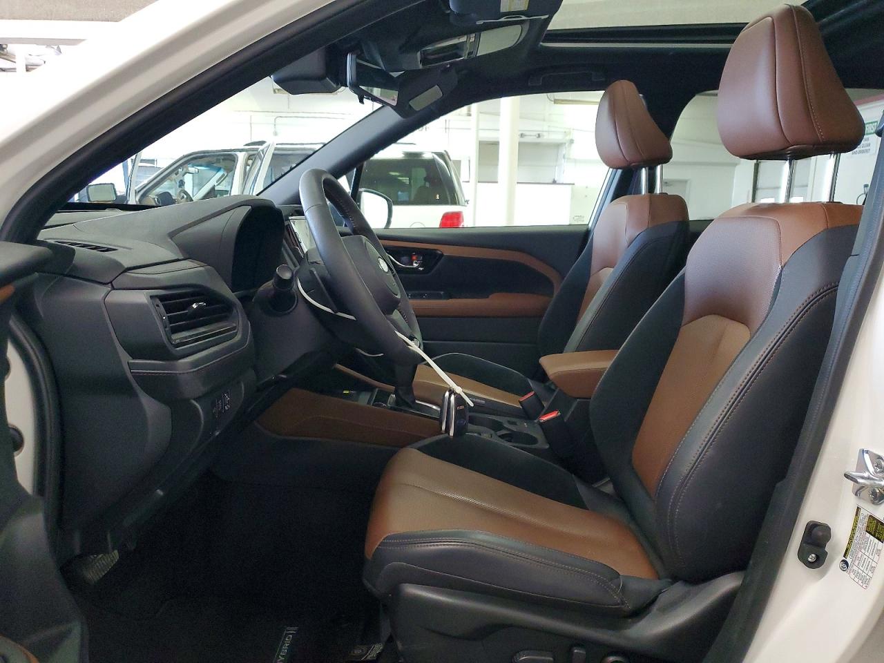 2025 SUBARU FORESTER TOURING photo 7