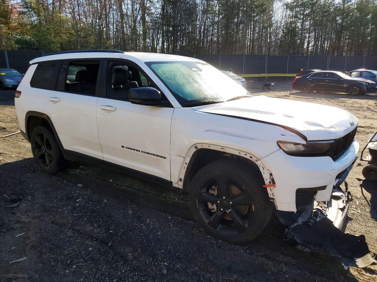 2022 JEEP GRAND CHEROKEE L LAREDO photo 4