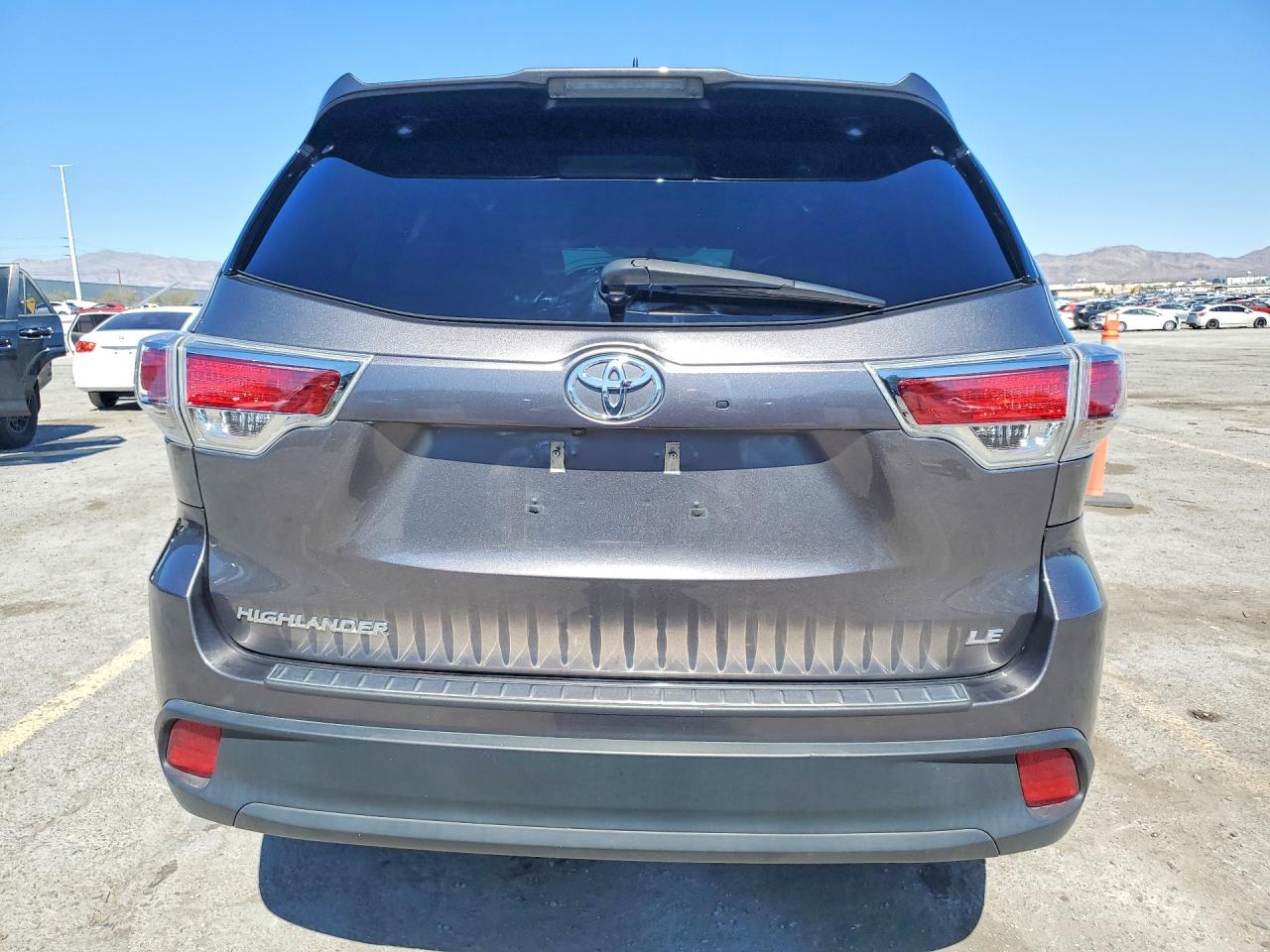 2016 TOYOTA HIGHLANDER LE PLUS photo 16