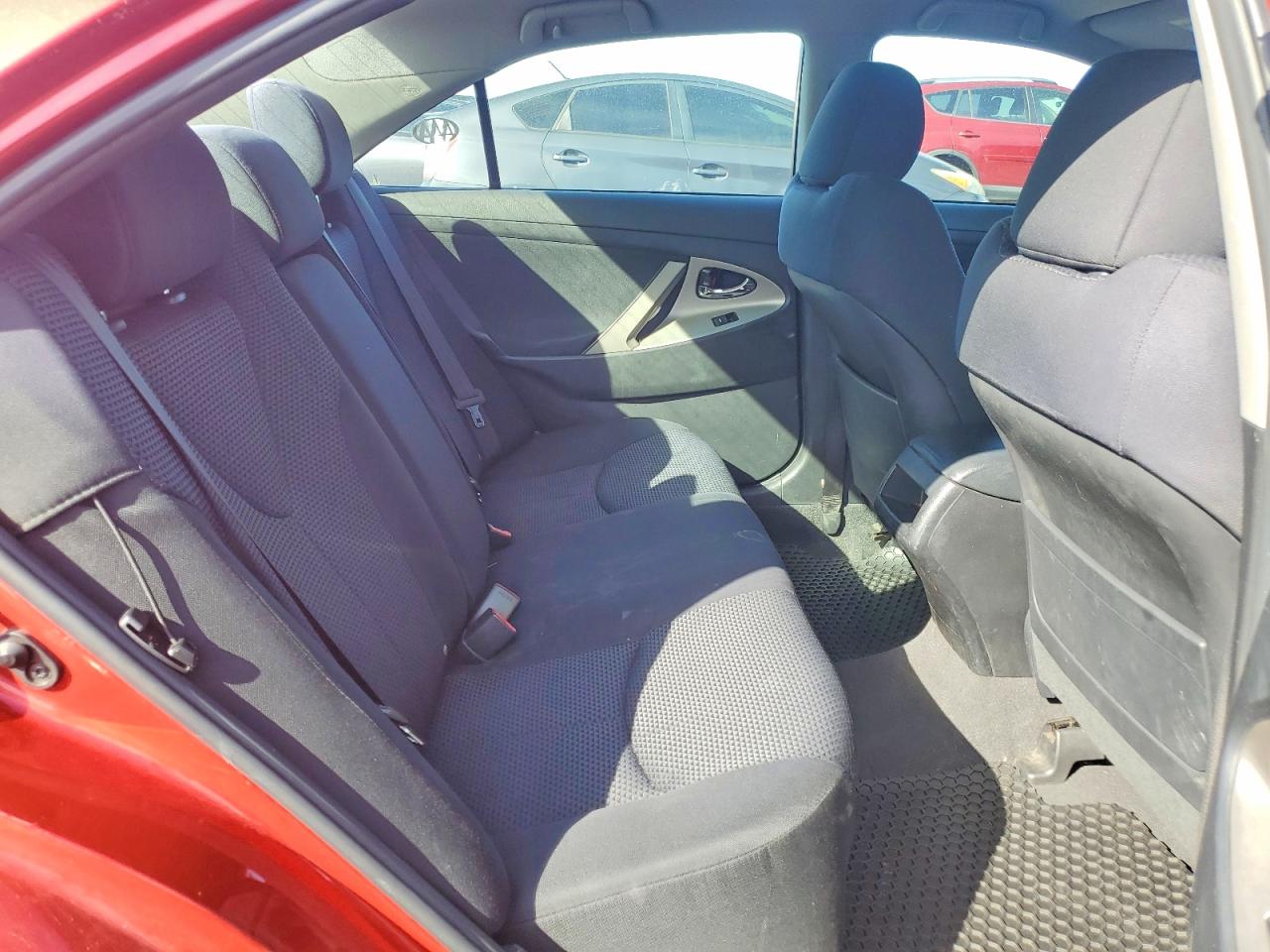 2011 TOYOTA CAMRY SE photo 19